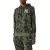 New Era New York Yankees NBA Geometric Camo Pullover Hoody In New Olive